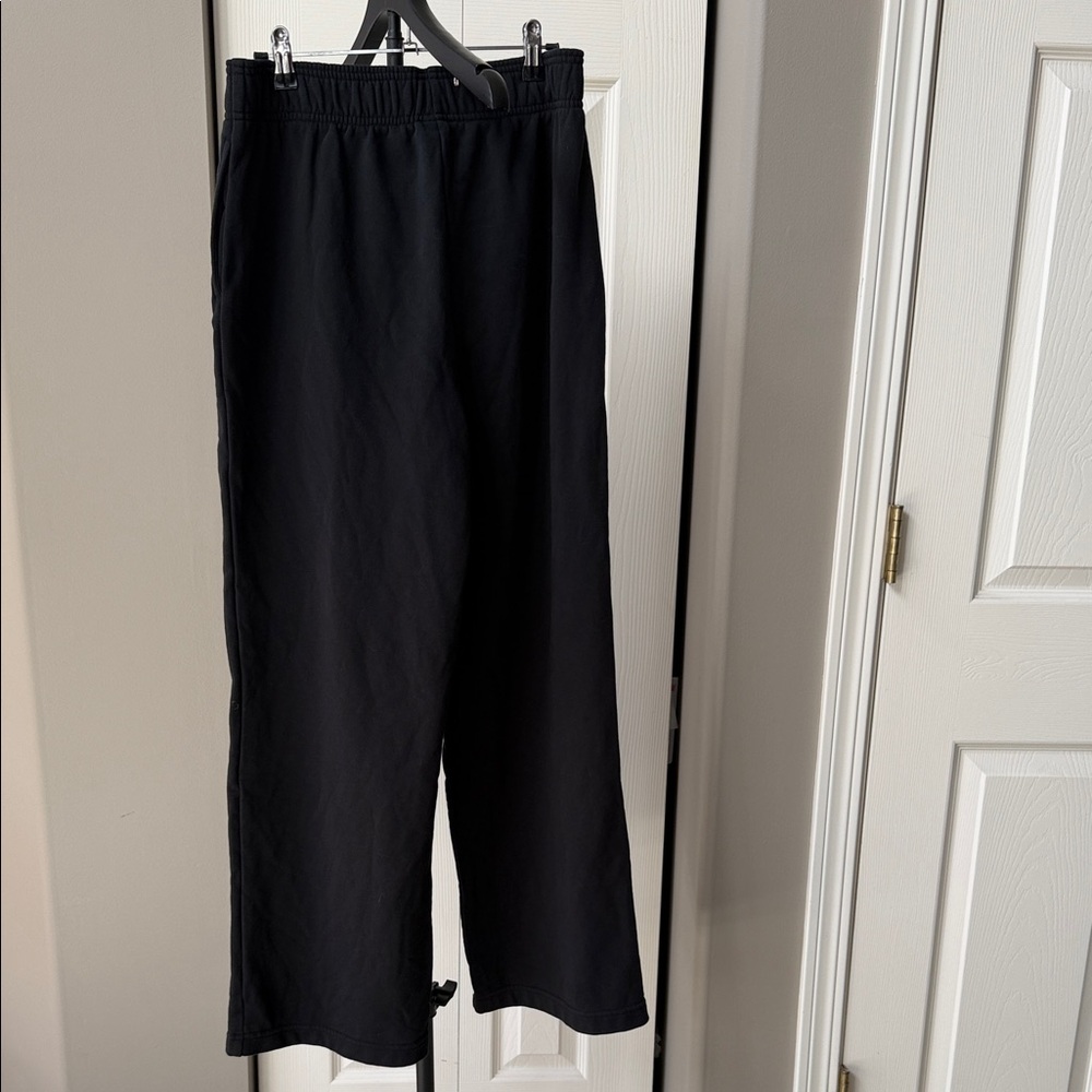 Fabletics Year Round Terry Wide Leg Pant in Black: M - Picture 5 of 6